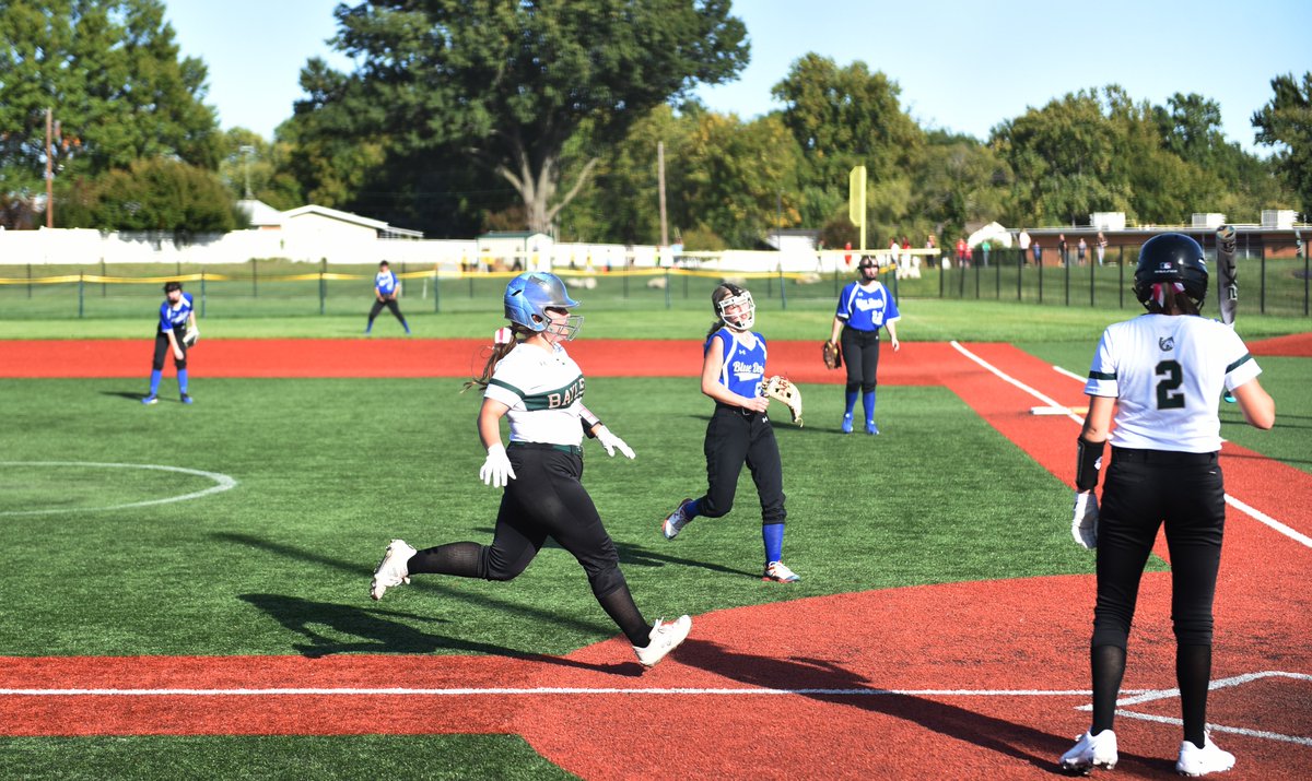 BaylessAD1's tweet photo. Scenes from last night's 8-7 win over MRH!
@BaylessSoftball https://t.co/N29d4cpfgS