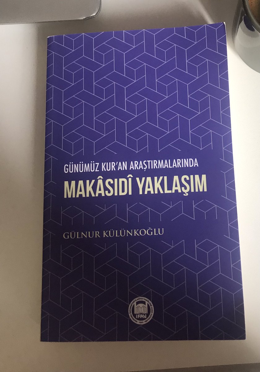 Sevgili arkadaşım Gülnur doktora tezini kitaplaştırdı. Tez yazarken danışman hocalarımız aynıydı. O süre boyunca çabasına, meseleyi ele alışındaki titizliğe,metinde çatıştırmadan uzak tanımlayıcı yaklaşımına şahit oldum. Kur’an araştırmalarına ilgili olanların haberi olsun :)