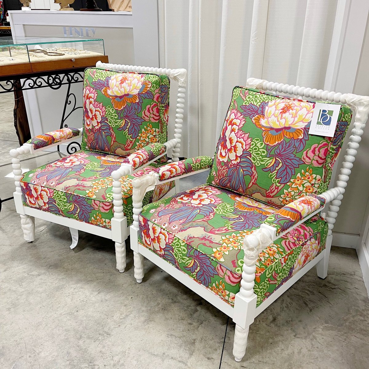Pair of Braxton Culler Lind Island Chairs all dressed up in a Thibaut floral.🌺🌺

Design by Chocolate Hill Interiors in Hartwell, GA. Chairs located at Twelve Artisan South Market .