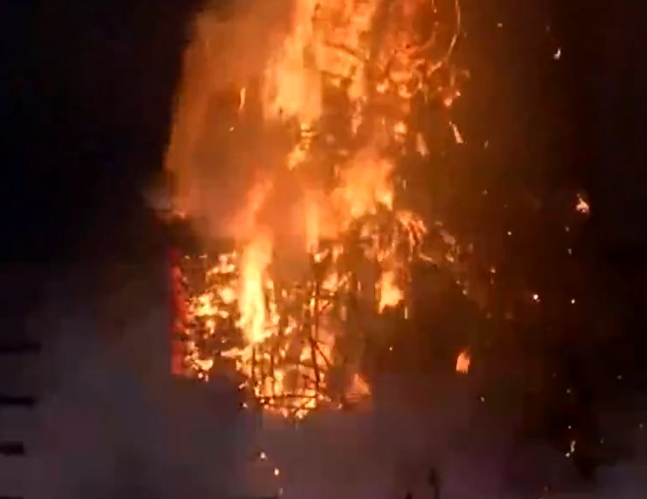 indiavoicenews's tweet image. #Uttarakahnd : देहरादून के परेड ग्राउंड में दशहरा के अवसर पर रावण का पुतला जलाया गया।

#Dehradun #Dusshera2022 #DussheraFesival #RavanDahan #VijayaDashmi