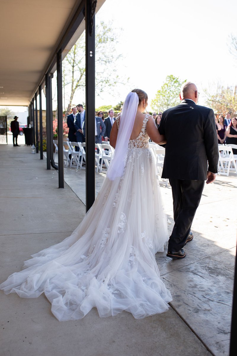 RutheJacksonCtr's tweet photo. The moment that takes everyone's breath away! 👰📷😍
Photo credit: Uniquely You Photography 
🔗More RJC info - https://t.co/OVv4OLgiIi https://t.co/niOR6V5RnG
