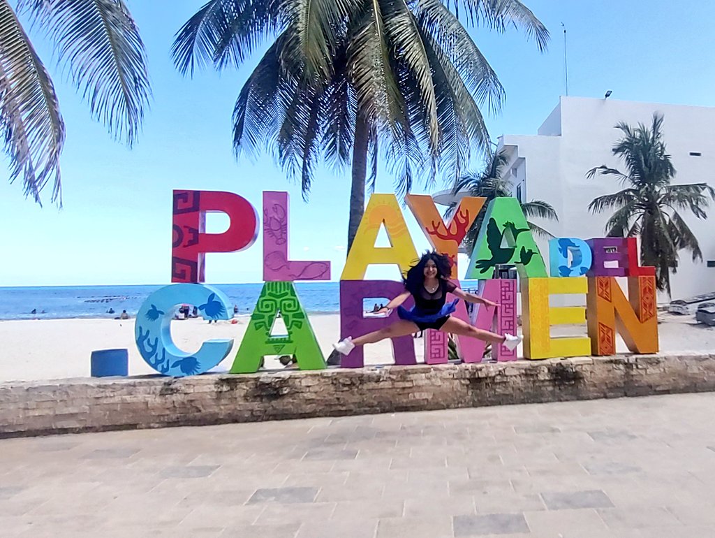 📷¿Ya te tomaste la foto cuñao? #paradorfotográfico #PlayaDelCarmen 😎🌴☀️ ¡Buenos días! #FelizMiercoles #Octubre2022 #CaribeMexicano #Vacaciones
