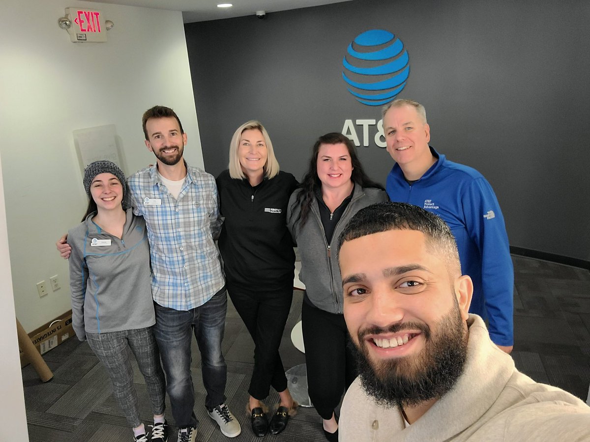 El_MIKE_G's tweet photo. Stop #1 in Maine was to see Bluelinks strongest leaders @GlanManEric, Hanna, Sammy and Misty. Of course we had to break down some CRU bizz with @emilywiper 🧮 #wewillwiNEverything https://t.co/Hakc2bRhiL