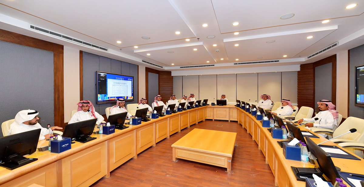 RiyadhChamber's tweet photo. لجنة المقاولات بـ #غرفة_الرياض ،تعقد اجتماعها الثالث عشر برئاسة م. أسامة السابق، استعرضت خلاله أهم مستجدات التوطين والمقابل المالي، ومناقشة خطة عمل اللجنة وأبرز مبادراتها. https://t.co/LD4YN2xoyQ