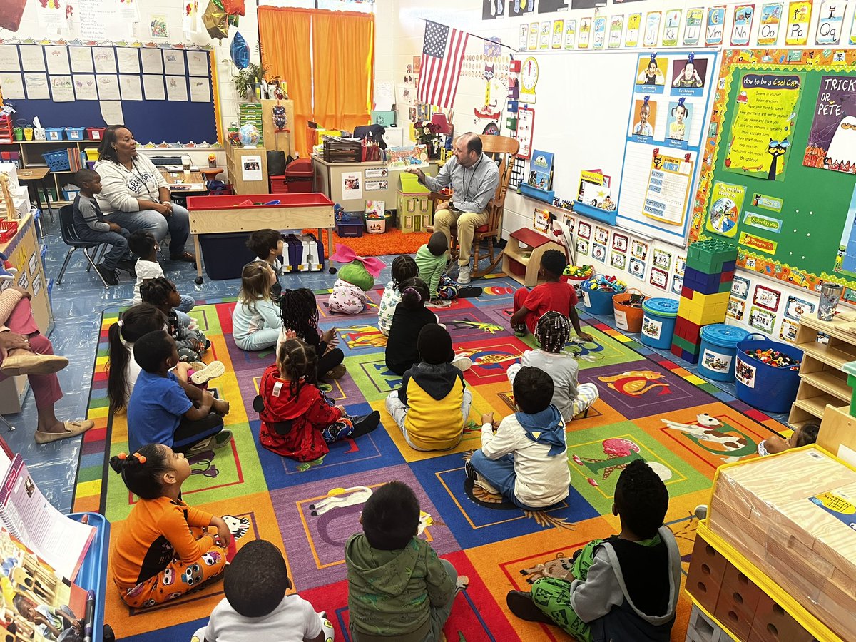 MtCarmelES_HCS's tweet photo. Thank you @mr_bsclass for coming to read to Mrs. Cannon’s class for day 3 of #GaPreKWeek!! @HenryCountyBOE @KrystalLRichter @cmjonesx2 @ShandraSupports @iammrsbolds @MediaNikkiAdams #MustangsRock
#ExpectEarlyLearningHCS https://t.co/Z2Q9Pp7GNR