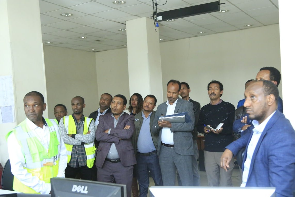 AARE_Utility's tweet photo. የኢቲዮ ቴሌኮም ከፍተ�� የስራ ኃላፊዎች  ጉብኝት አካሄዱ
 
ኃላፊዎቹ ጉብኝት ያካሄዱት የሃገሪቱን የኤሌክትሪክ የኃይል ስርጭት መቆጣጠሪያ ጣቢያ እንዲሁም የአዲስ አበባ ከተማን የኃይል ማሰራጫ  መቆጣጠሪያ  ጣቢያ ሲሆን .....   
 https://t.co/yJAjSJy85y https://t.co/L8RI1HXi2n
