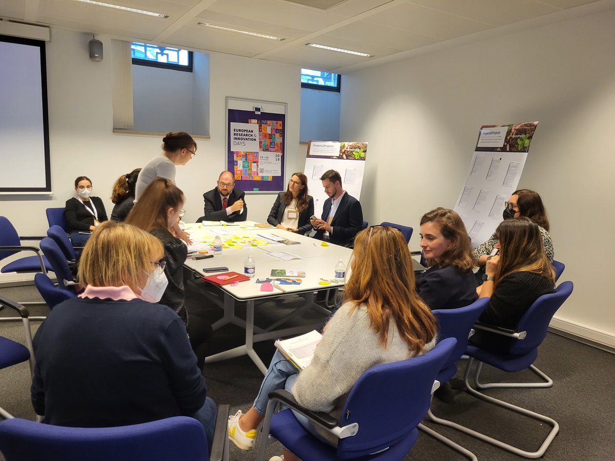 CEE2ACT's tweet photo. 📌Today we presented #CEE2ACT at the @EuBioNet1 #Projects2Projects event.
💡Very inspiring to discover exploitable assets created by #H2020 projects!
Together with 1⃣0⃣ projects working on #Bioeconomy governance we are developing a common action plan to foster synergies.♻️ https://t.co/knZVGnrexO