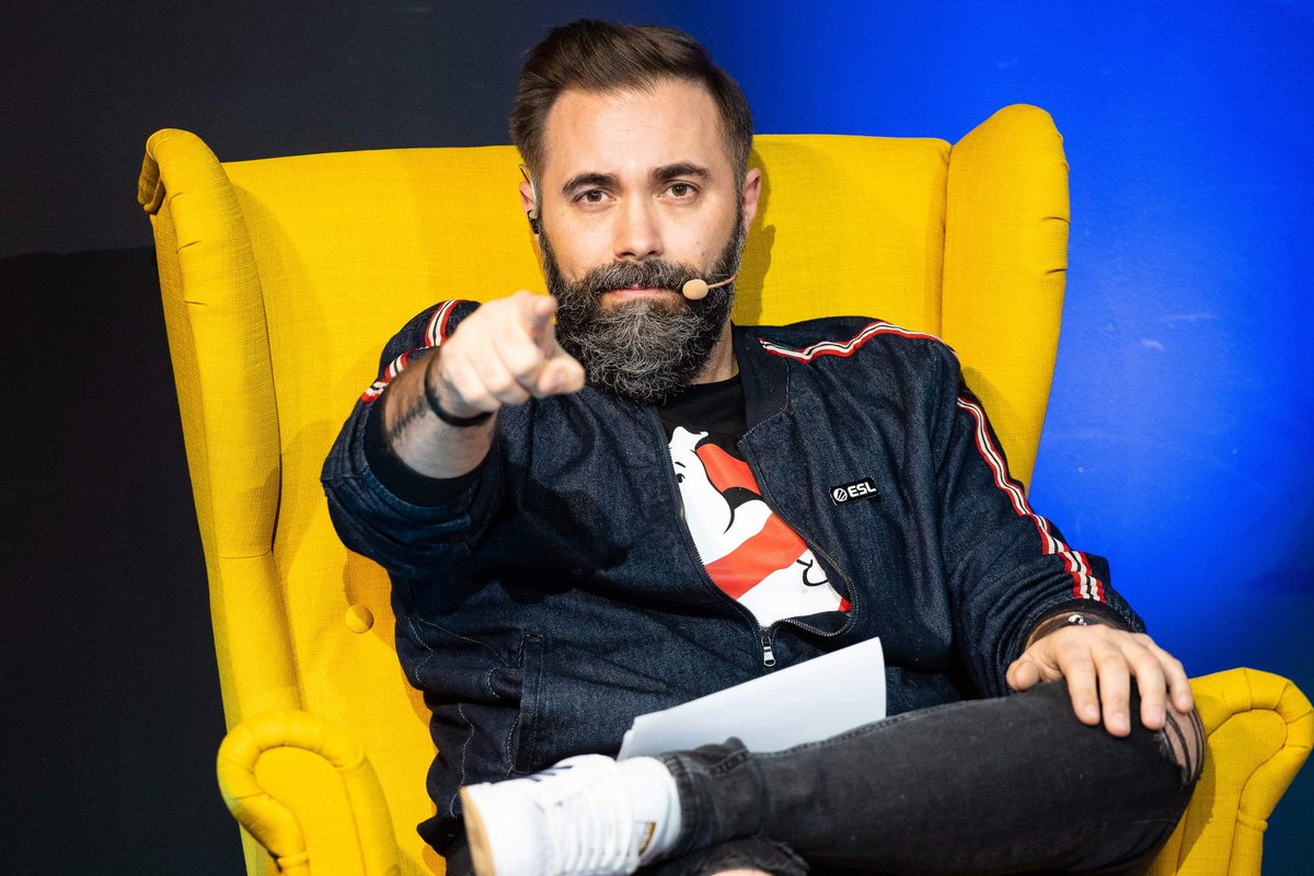 FredZolf's tweet photo. Je lâche pas l'affaire !
Si vous êtes à la recherche d'un animateur /présentateur/host pour vos standS ou scèneS sur la PGW JE SUIS VOTRE HOMME.
J'ai d'ailleurs une belle plaquette pro a vous fournir si besoin !
N'hésitez pas a RT SVP https://t.co/zzUcFSj7t9