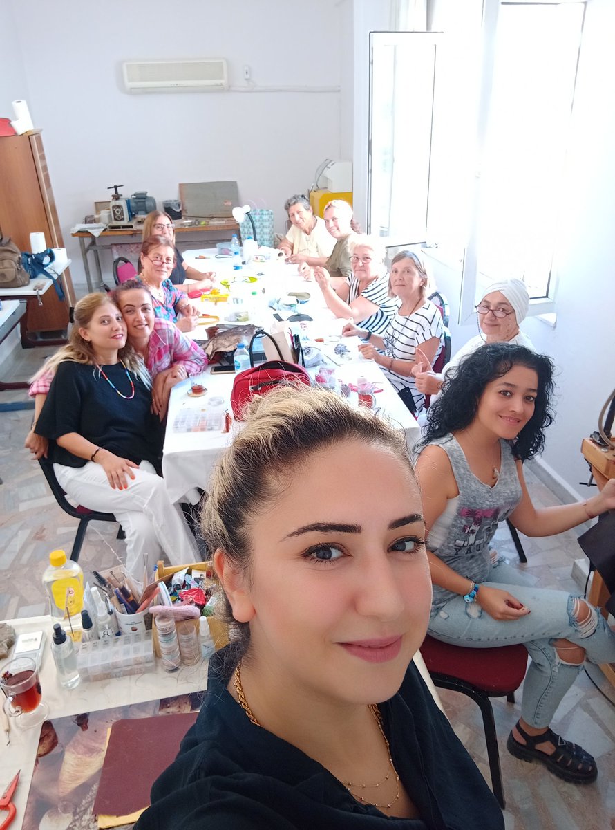 Takı tasarımı kursumuzda üretime devam ediyoruz
<a href="/antalyamem07/">Antalya İl Millî Eğitim Müdürlüğü</a> 
<a href="/finike_ilcemem/">Finike İlçe Milli Eğitim Müdürlüğü</a> 
<a href="/birfremd/">Mustafa Akçil</a> 
<a href="/mehmetsimsek07/">Mehmet Şimşek</a>