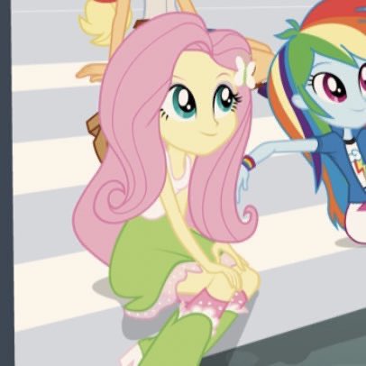 fluttershyys's tweet photo. good morning to my gf https://t.co/LjPsXeInNo