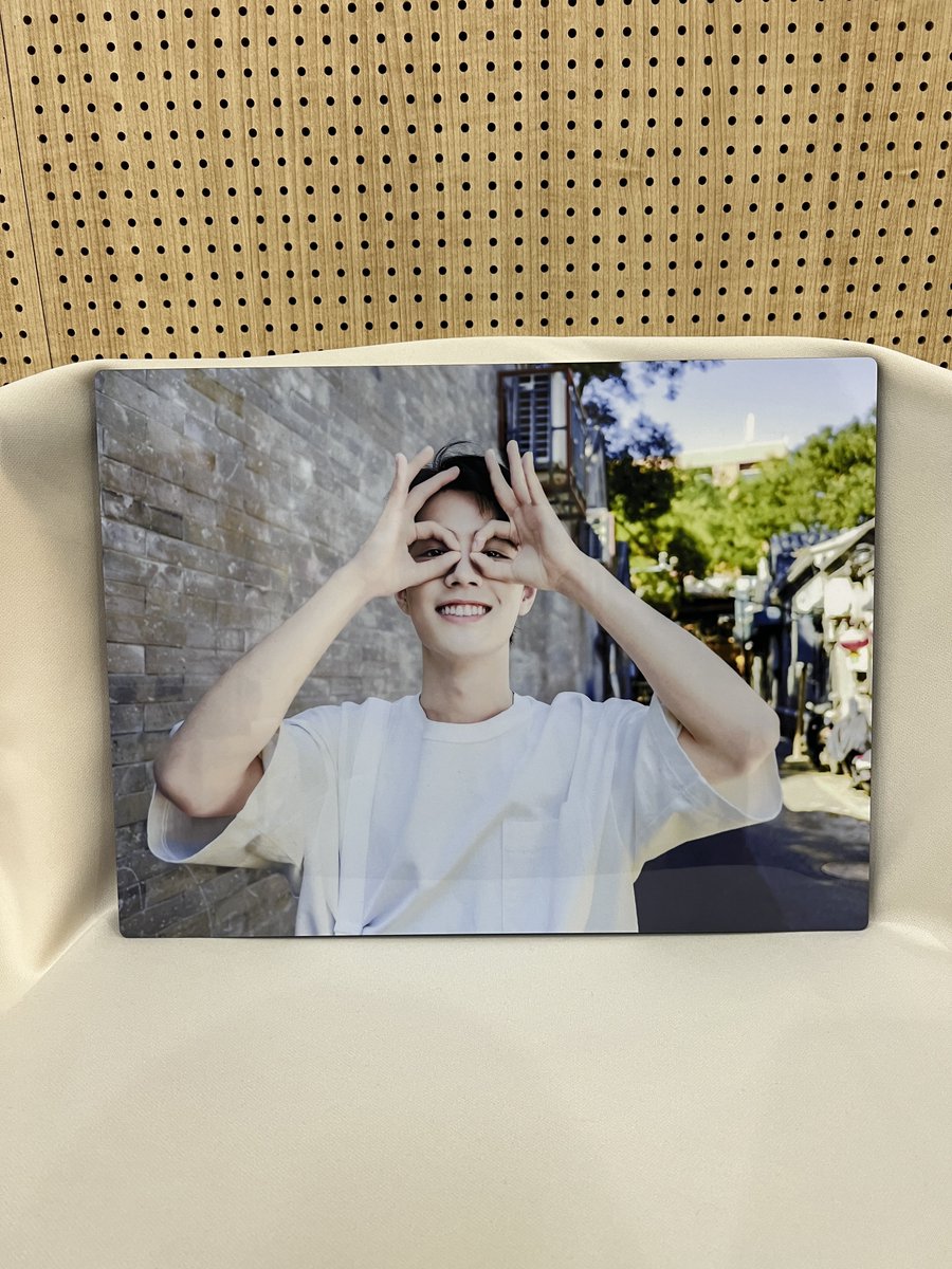 Xiaobbit1005's tweet photo. 올해 샤오잔 생일 이벤트 첫 방문한 곳😍 입구부터 샤오잔이 화사하게 반겨주고 있어서 행복했던🥹❤️❤️❤️ 현장으로 입장했지만 친절하게 해주셔서 감사했습니다~ 마지막 날이라 사진 나눔도 받아와서 쏘햅삐합니당🥰🥰🥰
#서른지나첫돌 #샤오잔생카 #Xiaozhan  #肖战 #샤오잔
@FanNeverland https://t.co/FMShDrCen0