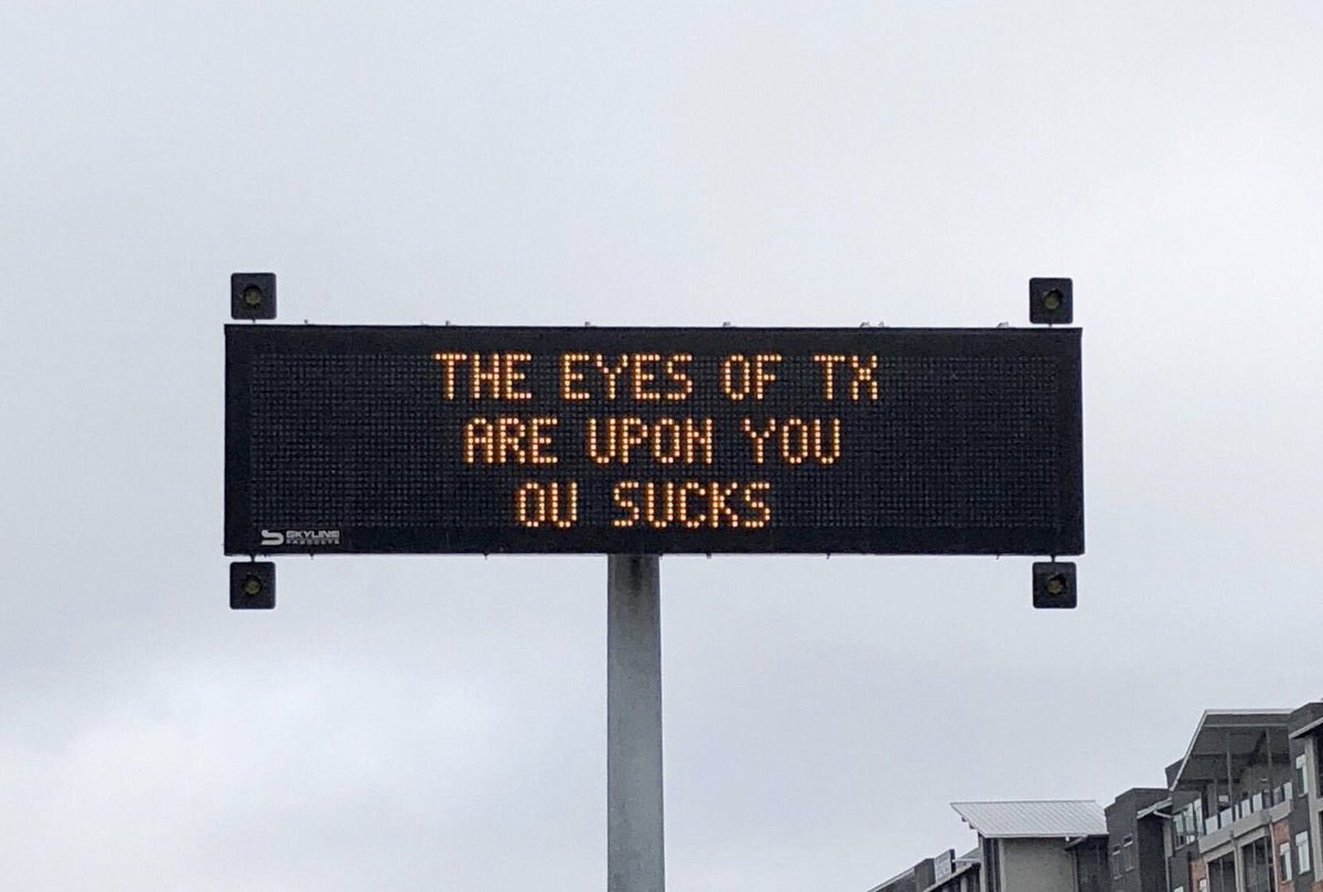 kyleumlang's tweet photo. Hell yeah!!! The annual @txdot I-35 road signs are already up!

#ThisIsTexas #HookEm 🤘🏽
#TEXvsOU https://t.co/KBCyq66MV2
