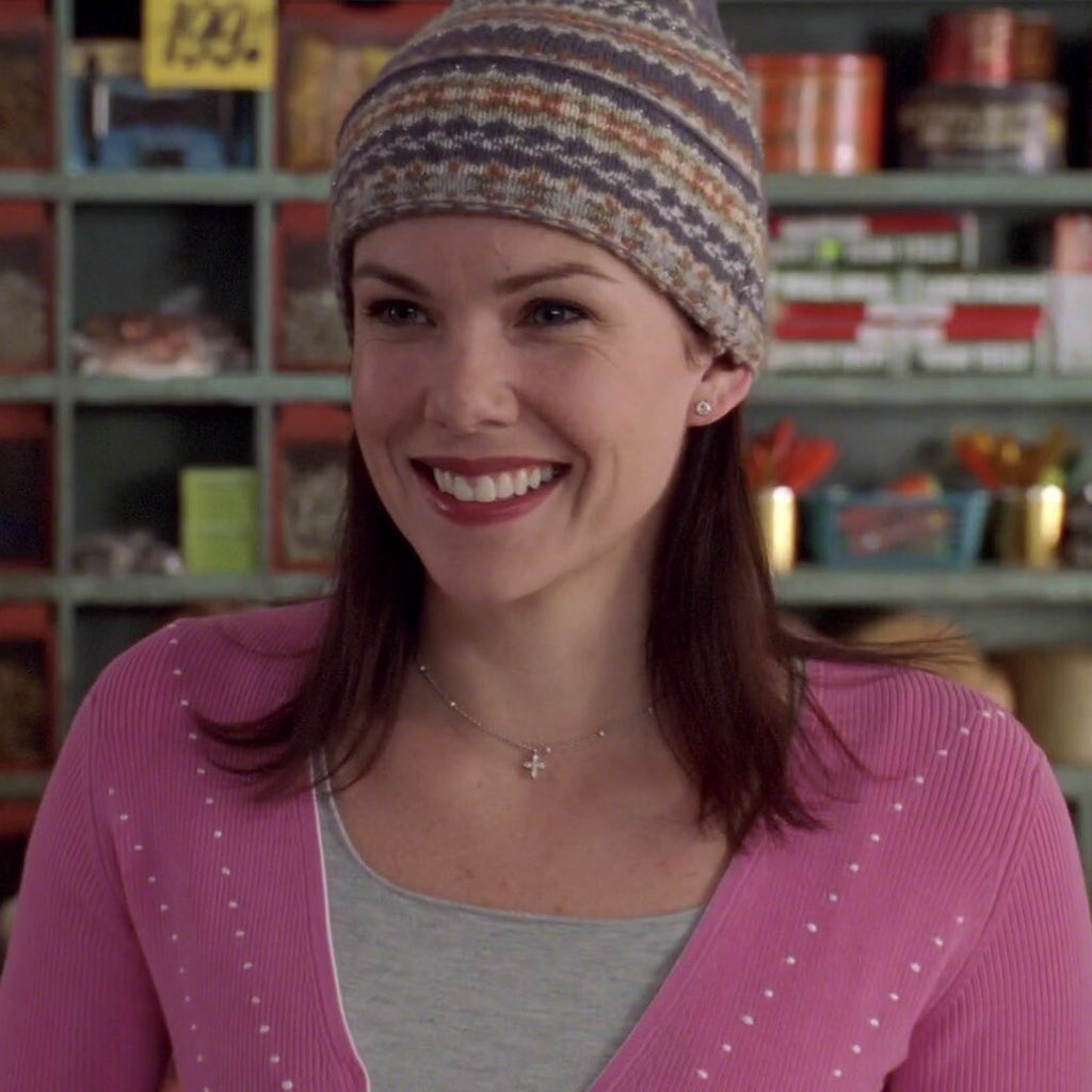 javajunkiebest's tweet photo. happy 22 years of luke and lorelai <3 https://t.co/uTSrSrtdNJ