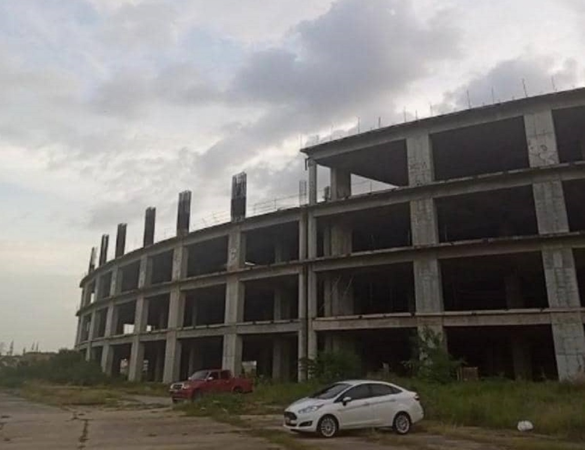 el_carabobeno's tweet photo. Copropietarios del paralizado Terminal Turístico de San Diego ante el riesgo de perder su inversión por prescripción https://t.co/DTHyrsJoT7 https://t.co/Ou8cJg9cBY