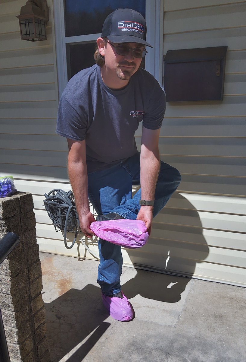 5thgenelectric's tweet photo. Say hello to one of our amazing service technicians Matt. Always taking pride in our clients home by protecting there floors with @ShuBee floor savers.
#coveredforthecause
Give us a call for your electrical needs
214-728-1977
#5thgenelectric
#heprovides https://t.co/57Xv3UVCaH