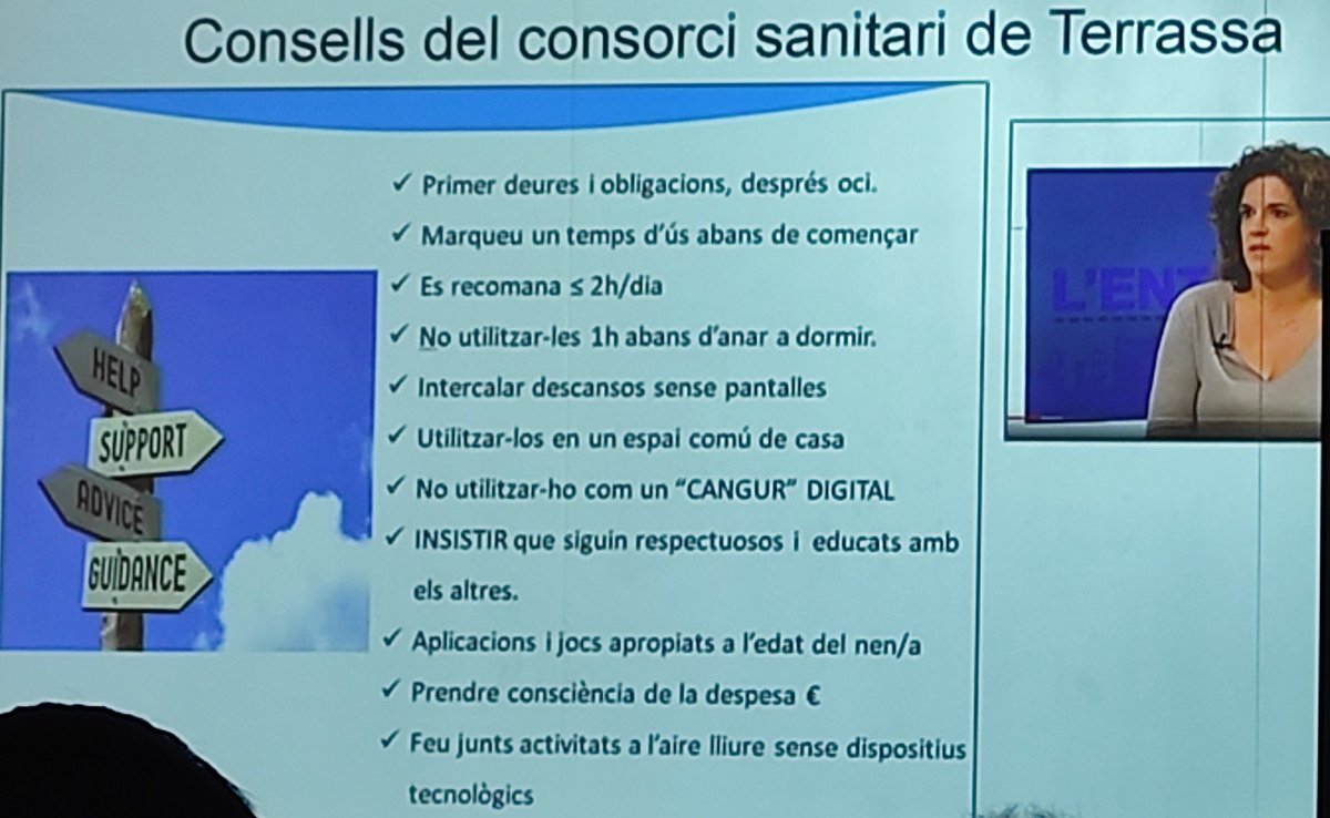 mramonm's tweet photo. @gmargarit mostra consells d'ús del mòbil per a les famílies
#CCDigital2022 @tic @barcelonactiva @Blanquerna @UOCuniversitat #i2CA https://t.co/Eyy7uTTdPB