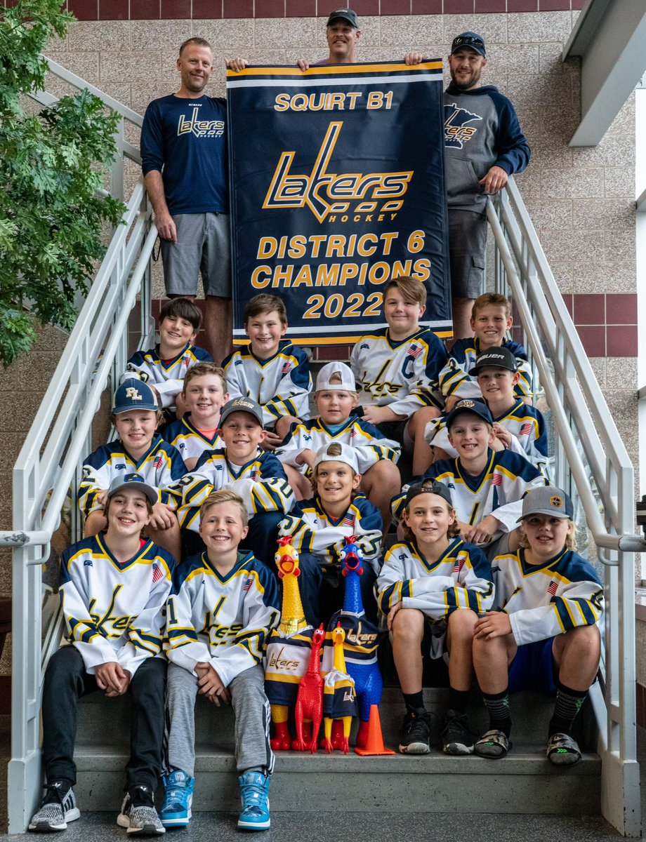 PLSquirtB1's tweet photo. The Lakers Squirt B1 team from 2021-2022 got together last night for a quick photo with the banner they earned last season. It will be hung at Dakotah to showcase their awesome achievement. Congrats boys & coaches!
@PLSHockey @YouthHockeyHub #plsha #lakersnation #lakershockey https://t.co/jQswwAsLg4