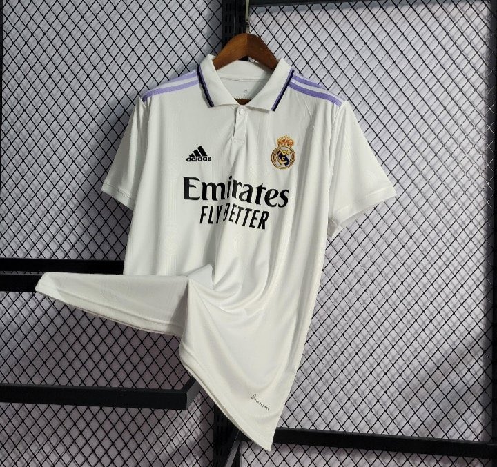 🚨💣 If Vinicius Jr. scores a goal tonight, one of you wins a Real Madrid shirt.

TO ENTER:

• RETWEET 
• FOLLOW <a href="/DanikRM_/">(fan) Danik</a> and <a href="/totalcristiano/">TC</a>