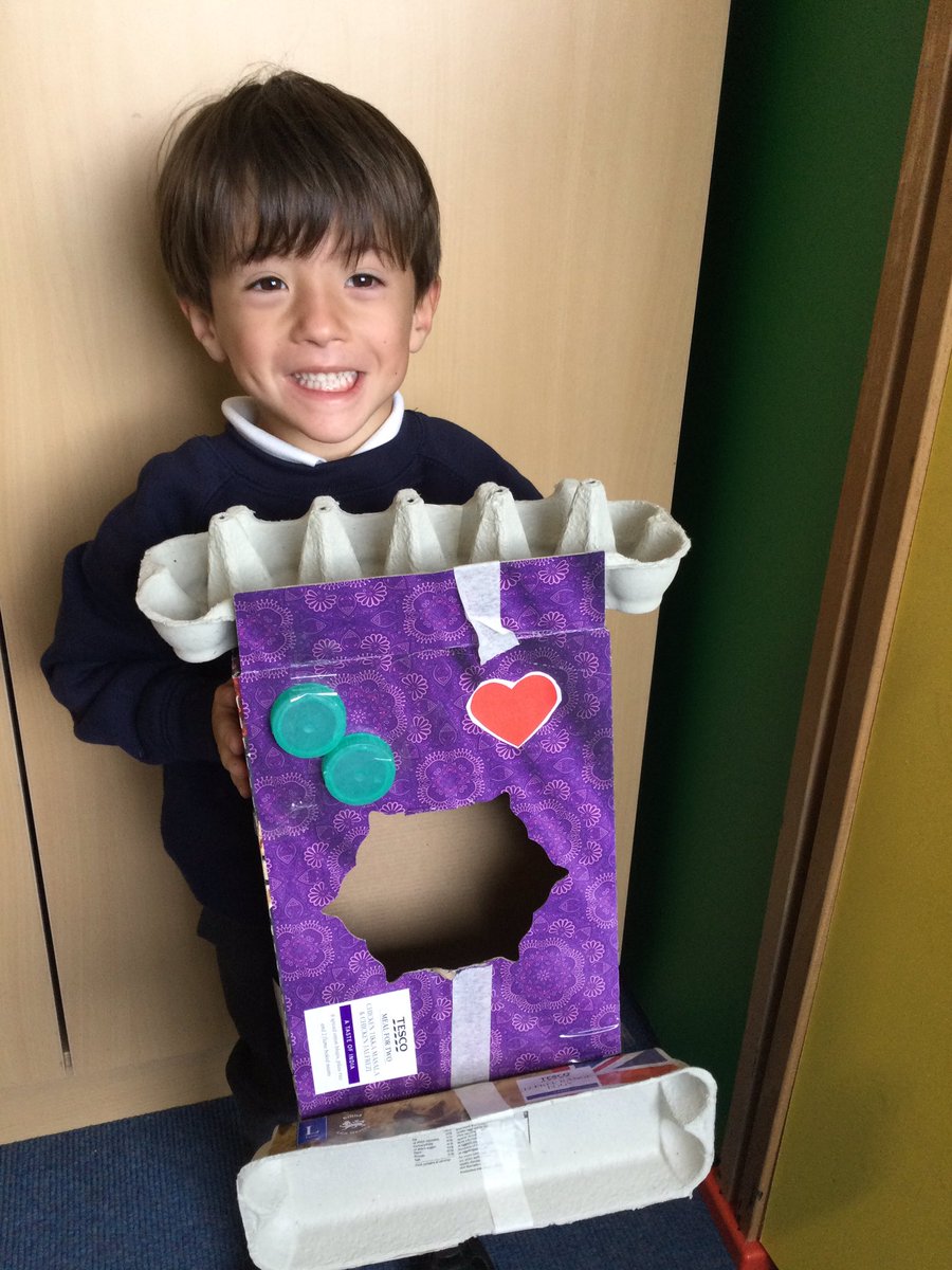 stlukesschoolsw's tweet photo. Year R used recycled materials to make @HeartSmartSch Boris robots with a special heart. ❤️🤖 #getheartsmart #love #recycling https://t.co/sG90n01R4s