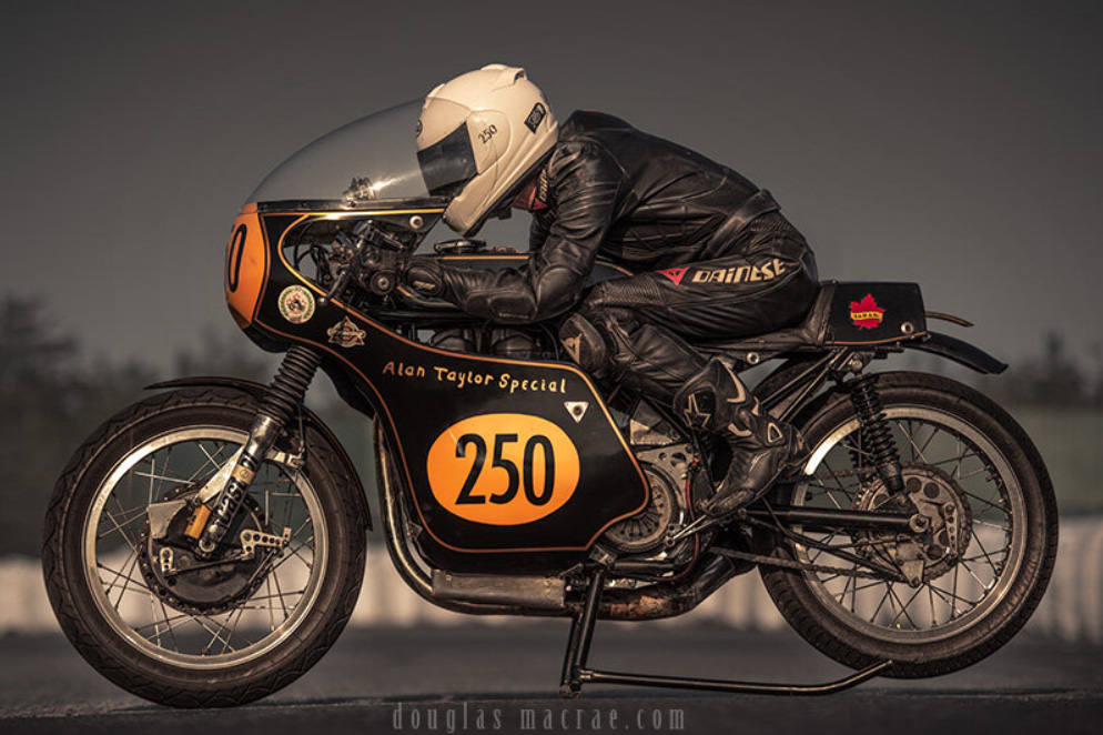 BirchCGallery's tweet photo. tmff-douglas-macrae-moto-film-festival-1952-vincent-black-lightning-lost-singapore-bike https://t.co/DALtU0erqy