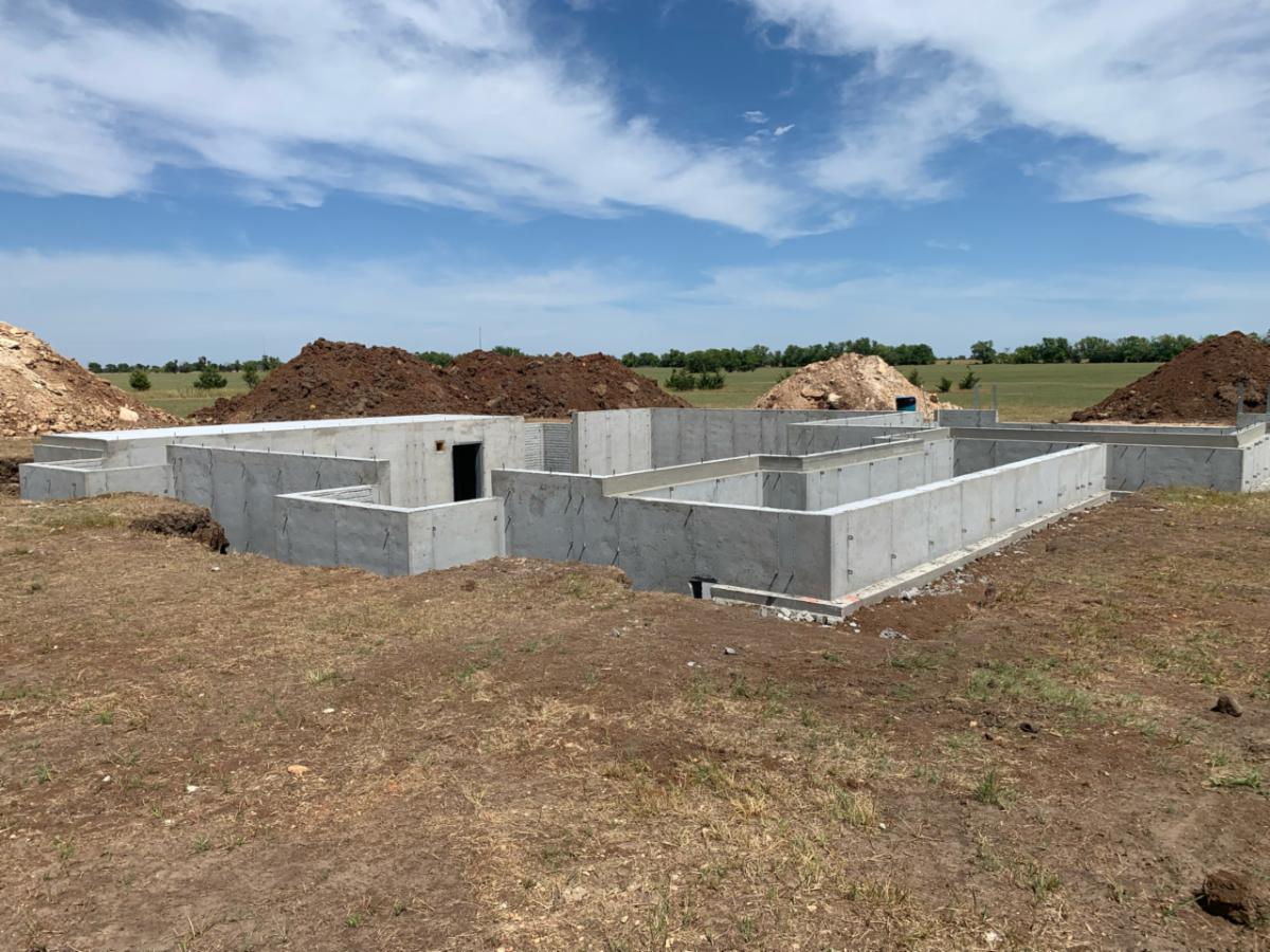 UBuilditWichita's tweet photo. Foundations are such an exciting time for homeowner's building!  The Tipton family has their foundation in and ready to backfill! They will be moving on to framing very soon! #UBuildIt https://t.co/SDHGvAvB97