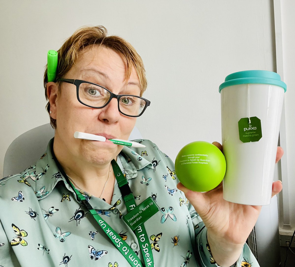 Remember CrackerJack ? Recreating for #weargreenwednesday  couldn’t find a cabbage 🥬 spotted a few greens around @SFHFT today !
#SpeakUpMonth @NatGuardianFTSU