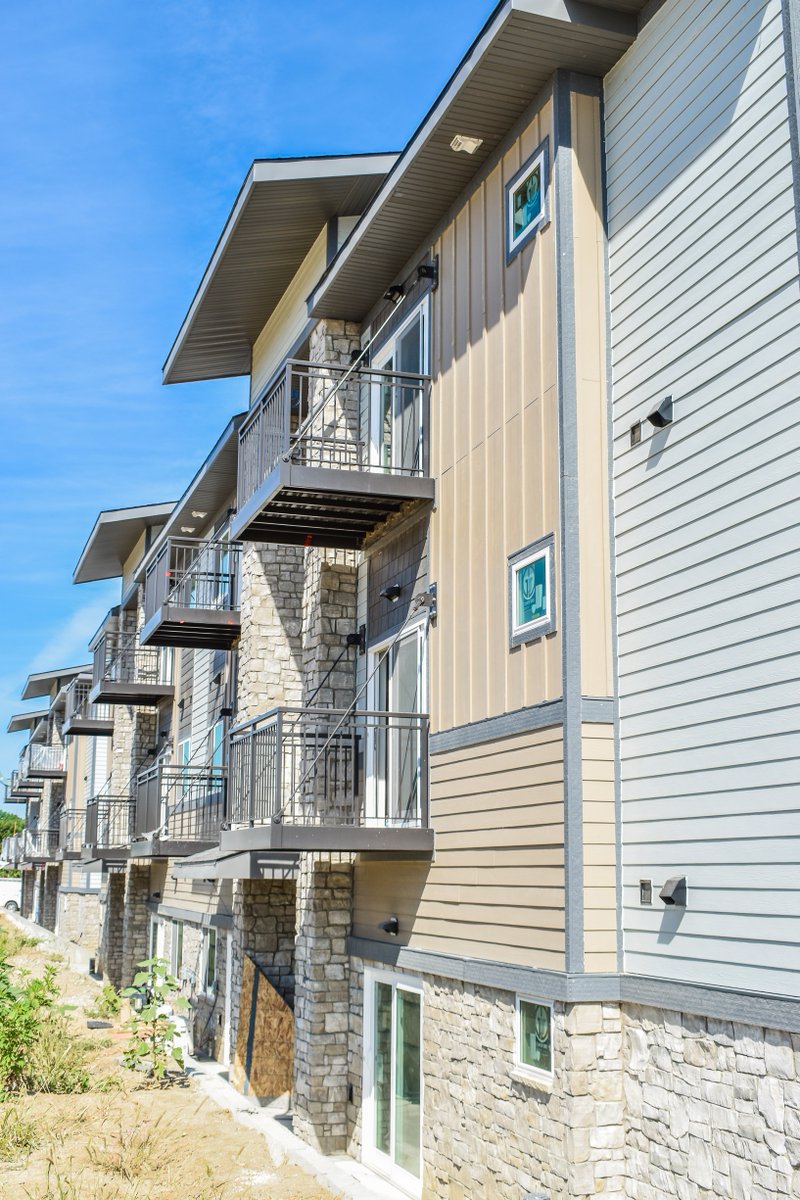 EdwardsStone_'s tweet photo. We're so excited to see the progress on this Manzitto project, featuring our Ste. Gen Grey from the Ashlar Collection. The Northern Lights Apartments are looking great so far!
#EdwardsStone #NaturalStone #RothQuarry https://t.co/lfStJbfw3p