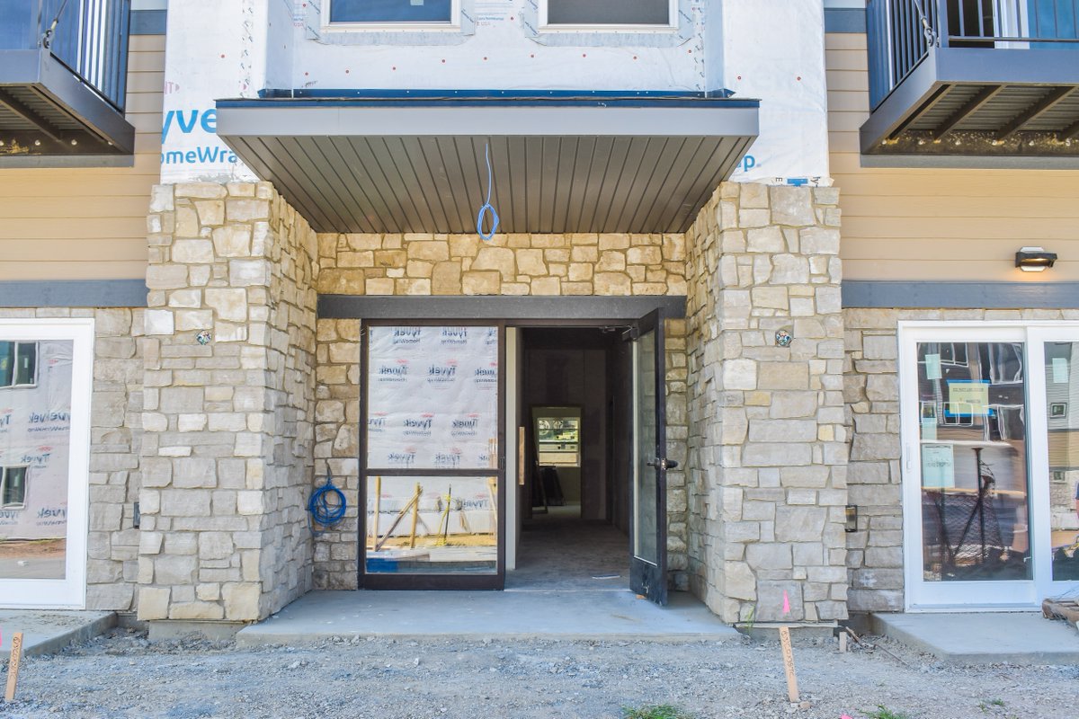 EdwardsStone_'s tweet photo. We're so excited to see the progress on this Manzitto project, featuring our Ste. Gen Grey from the Ashlar Collection. The Northern Lights Apartments are looking great so far!
#EdwardsStone #NaturalStone #RothQuarry https://t.co/lfStJbfw3p