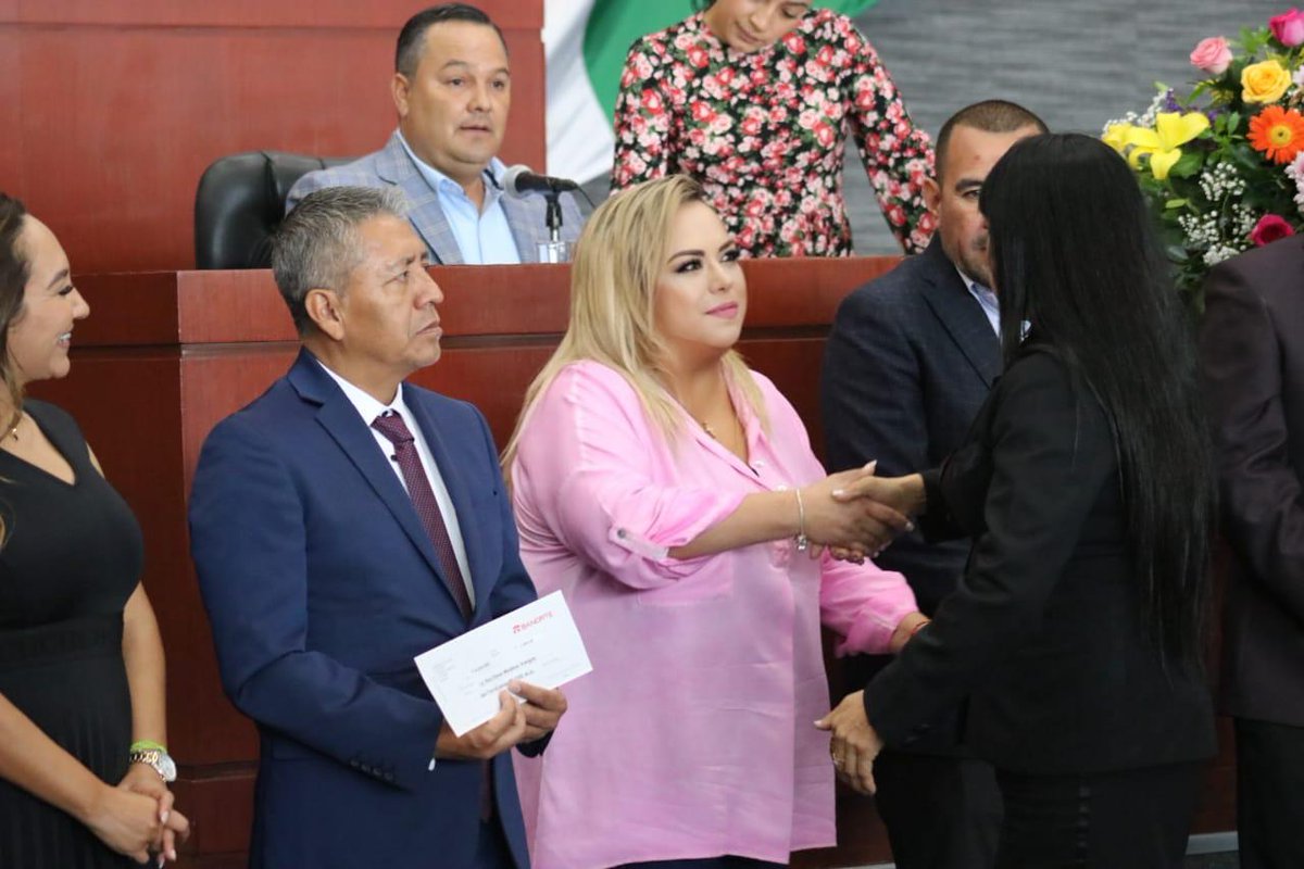 MorelosCongreso's tweet photo. #CongresoMorelos otorga Premio Estatal del Abogado 2022 en la categoría Mérito en el Ejercicio del Derecho en la libre postulación y causas sociales a:

🏅⚖ Lic. Ruth M Arias Aceves.

🏅⚖ Lic. M Eugenia Baños Saavedra

🏅⚖ Mtro. César R García Bravo

🏅⚖ Lic. M Elena Medina https://t.co/TDRo59ul9B