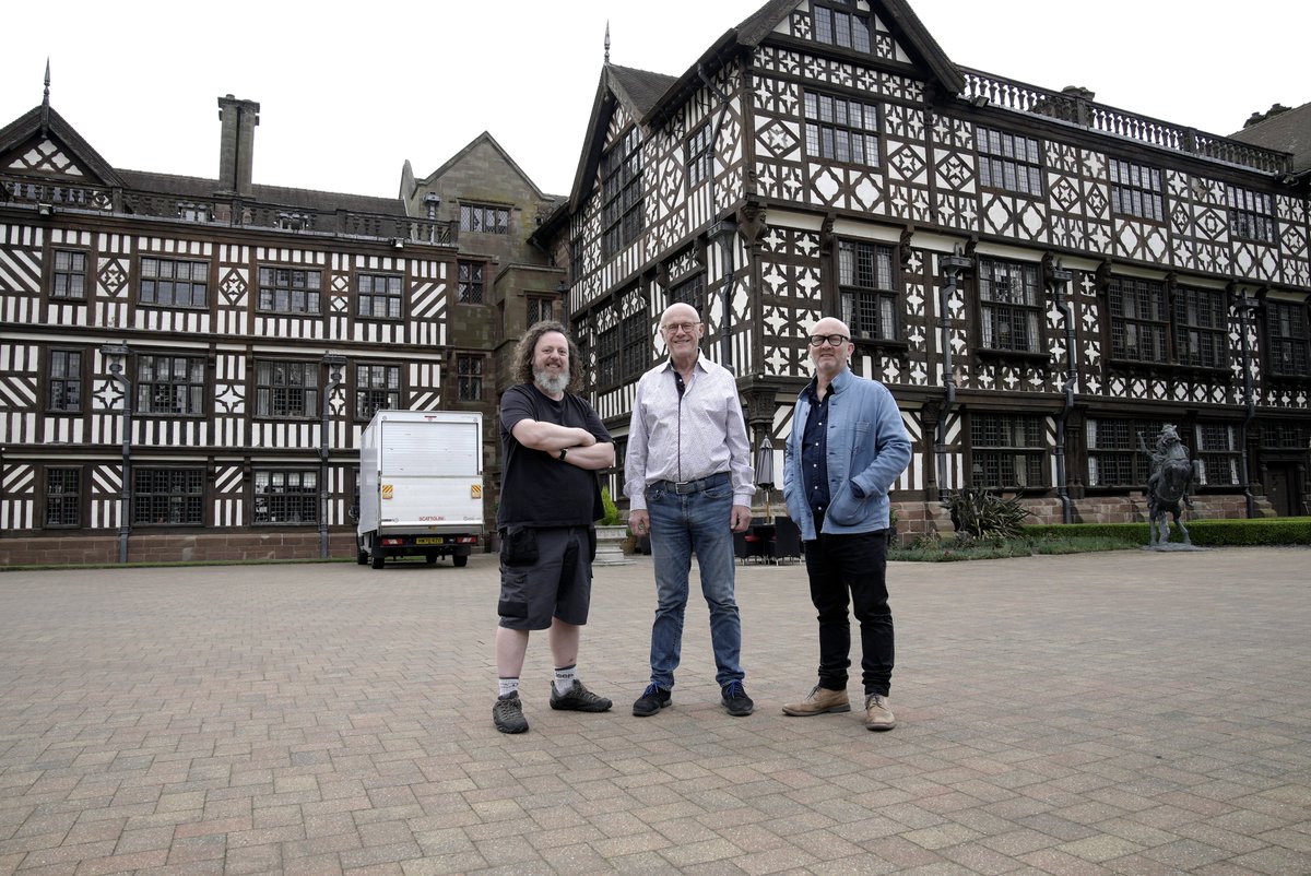 TONIGHT at 9pm on #SalvageHunters - @DrewPritchard and @Teeinavan take a trip to #Staffordshire to meet furniture restorer, Peter Rowden. They stop in on entrepreneur and self made billionaire, <a href="/JohnDCaudwell/">John Caudwell</a> and step back in time 140years at Stoke-on-Trent's @middleportpottery.