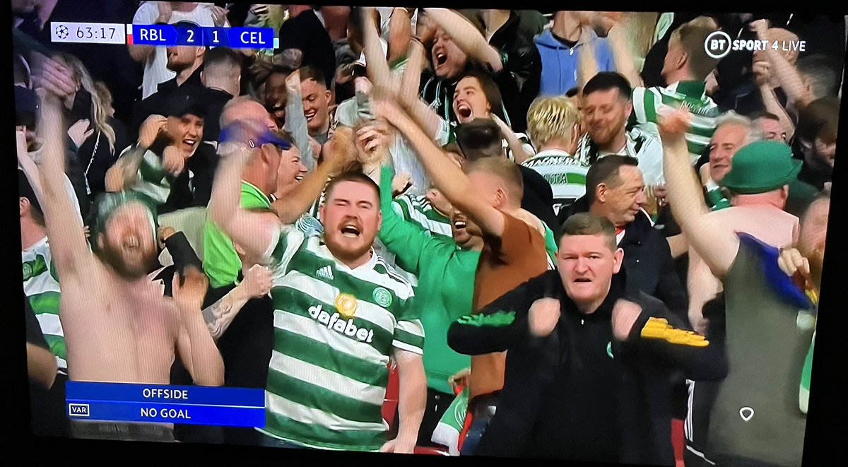 1872MB's tweet photo. Going absolutely mental at a goal getting chopped off only for your goalie to gift the opposition a goal 15 seconds later 😂😂😂😂😂 https://t.co/XdfJ9QvfrI