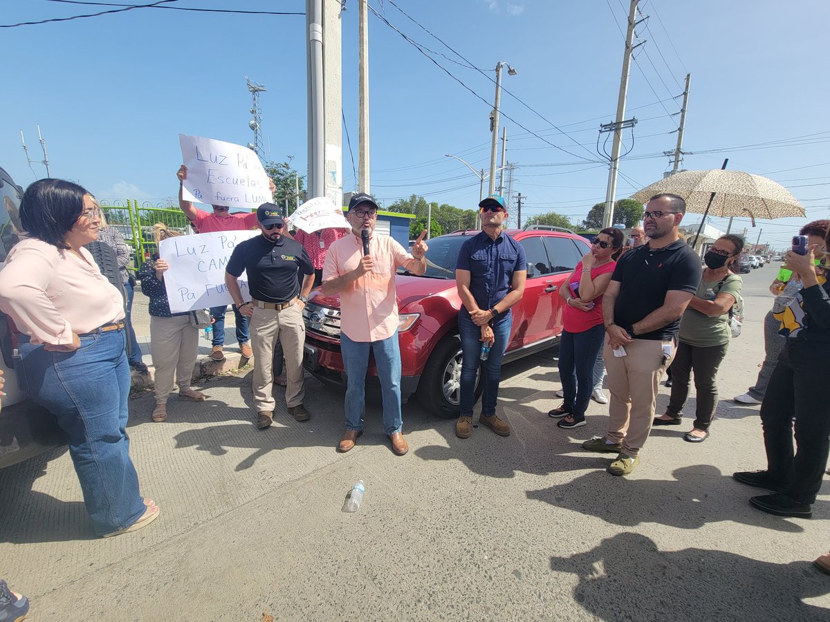 Vamos a estar aquí, todos los días, hasta que el pueblo de Ponce tenga luz. <a href="/LumaPR/">LUMA</a>