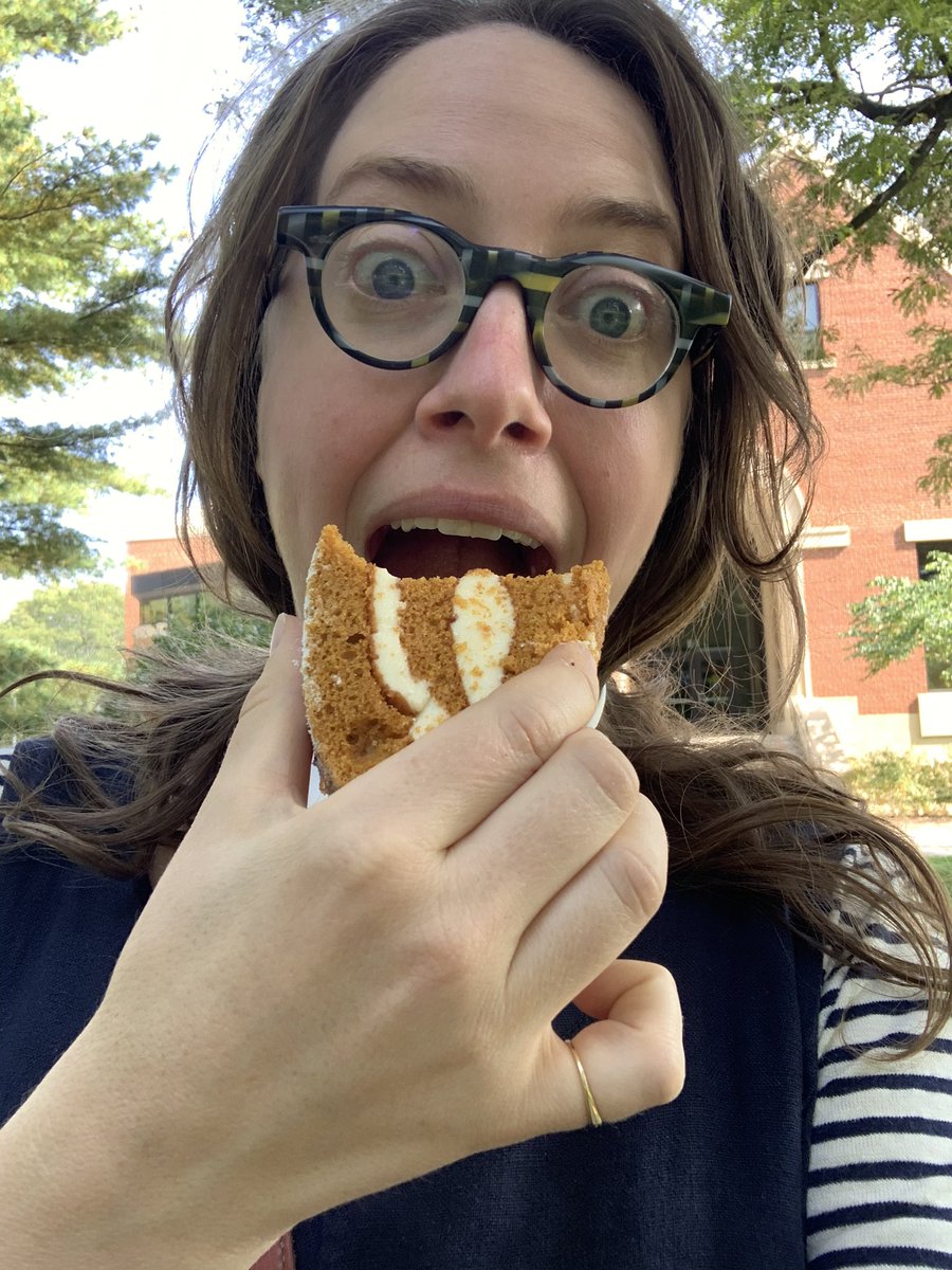 CheadlePsych's tweet photo. Hey @HopeCollege, RUN, don’t walk, to Kletz Market for these delicious pumpkin rolls. @DineAtHope https://t.co/GlZuorey07