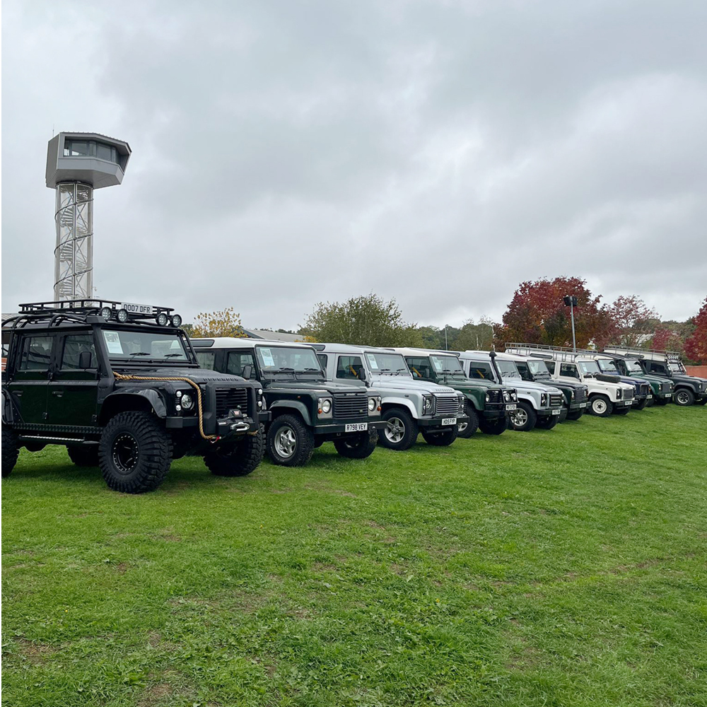 Tomorrow at 10.30am is our Land Rover auction at The Tank Museum, Bovington! With circa 30 vehicles this is not one to be missed! 

#dukesauctioneers #landrover #landrovers #vehicle #motorcar #vintagecar #landroverdefenders #auction #carauction #car