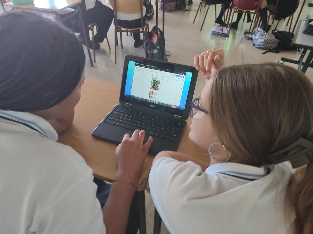 AmorDiosVa's tweet photo. #SecundariaADD #4ESO #CulturacientíficaADD Trabajamos cooperativo mediante #gemelospensantes. Nuestro espíritu crítico mediante un #comparacontrasta entre lo que son fuentes de información válidas y cuales no. Buscado si la información es una fake news o no. #bulosno https://t.co/I1v7c1KE6L