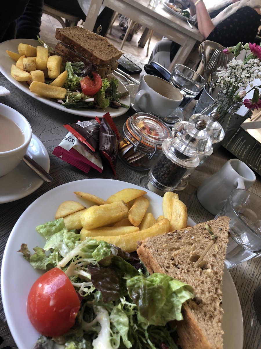 Chappers2013's tweet photo. Working lunch today with @RRonster19 discussing speakers for #BAWPAWARDS2023 event. @BAWPUK
I picked up supplies too from the farm shop #HallFarm #Dedham https://t.co/siEXGFZffb