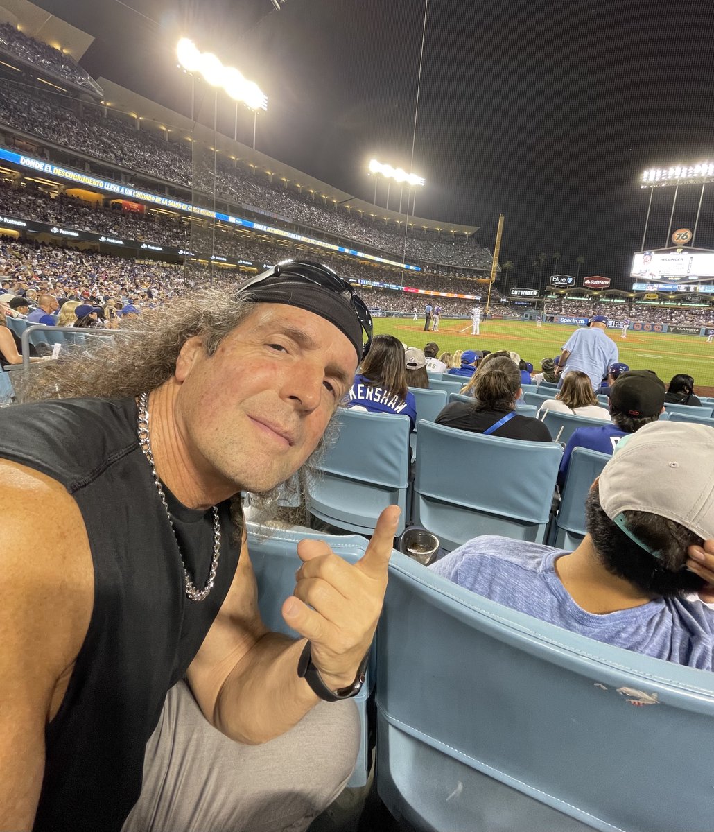 Caught one of the last games of the season at Dodger Stadium last night. Check out this week’s BR Newsletter for the backstory on my baseball "history." Sign up for the weekly hit right here:

bobbyrock.com/pages/newslett…