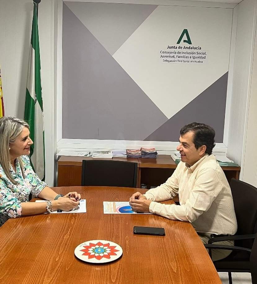 GRATO ENCUENTRO CON NUESTRO NUEVO
DELEGADO. Esta mañana ha mantenido un encuentro Rocío Maestre, delegada de la Fundación TAU en #huelva con José Manuel Borrero Barrero para felicitarle por su reciente nombramiento y darle a conocer más a fondo la #fundaciontau