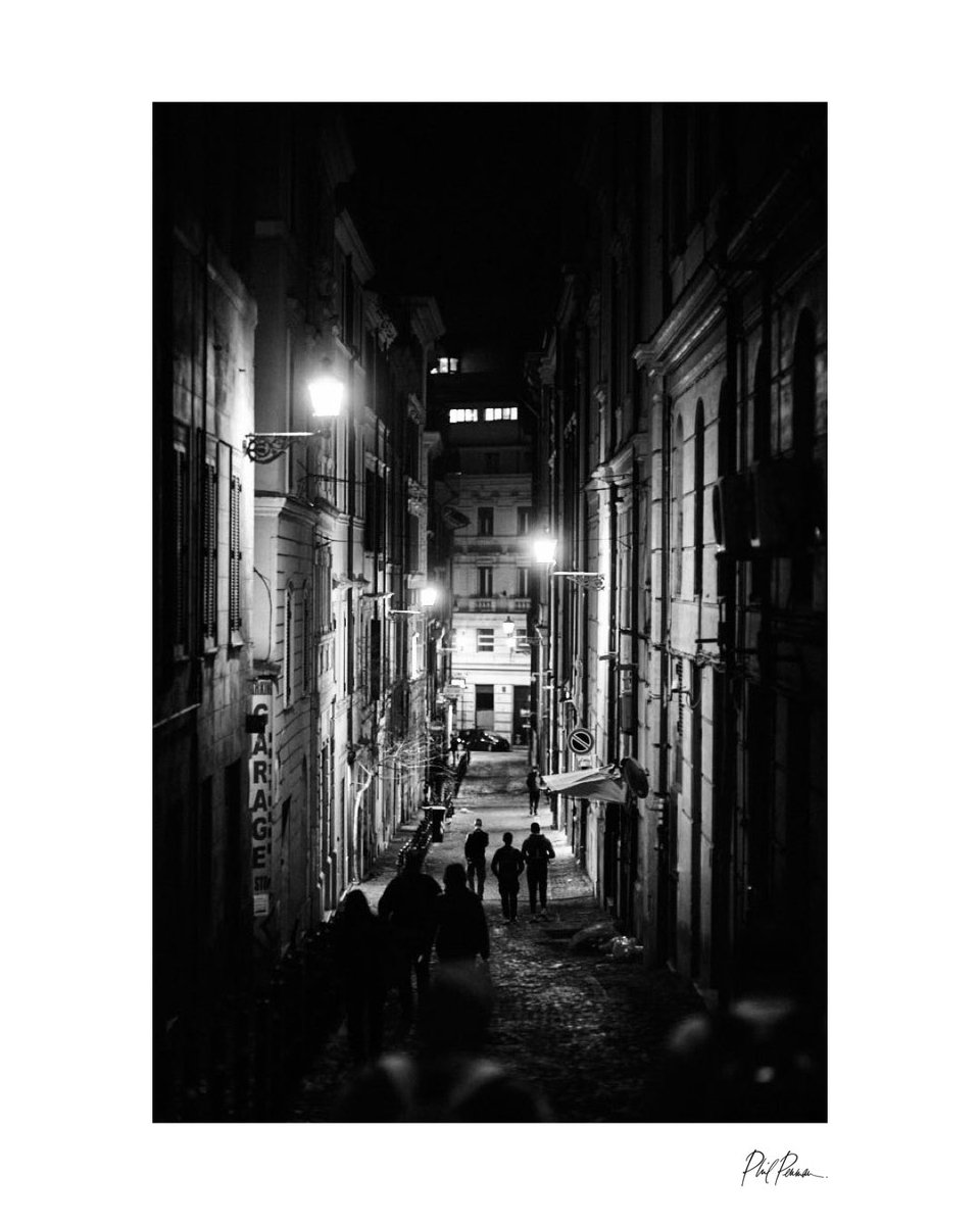 Rome. Italy 2022 Copyright Phil Penman #streetphotography #leica #blackandwhitephotography #Rome