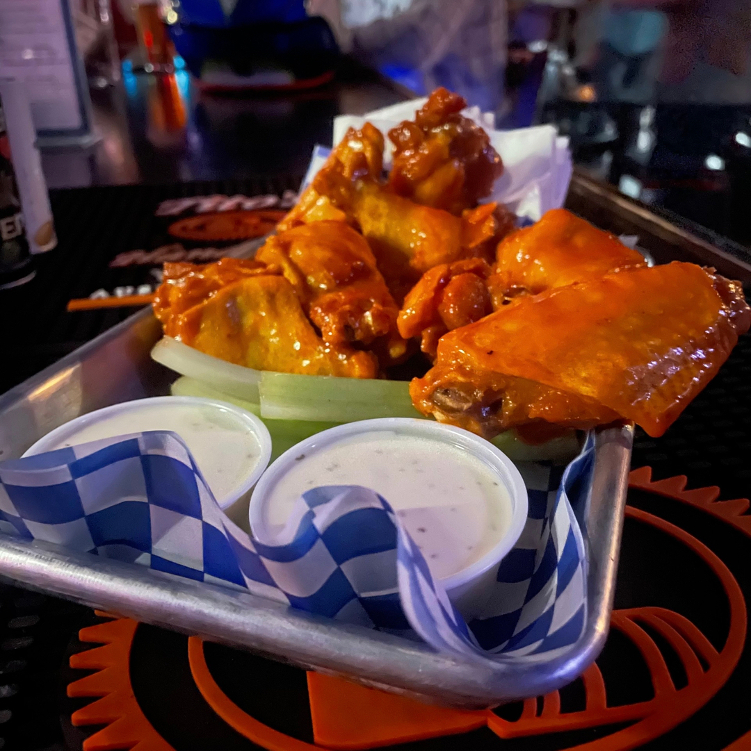 Snack time! Kitchen open 5pm-Midnight weekdays, 2pm-2am weekends! 🍗🍔🌮🍺🥃🍹

 #drinkslounge #bestbar #bestwings #bestwingaustin #atxhappyhour #drinksloungeatx #eastaustin #barfood #atx #austin #atxeats #austineats #atxnoms #austinfoodies #austinfood #atxfood #eatdr