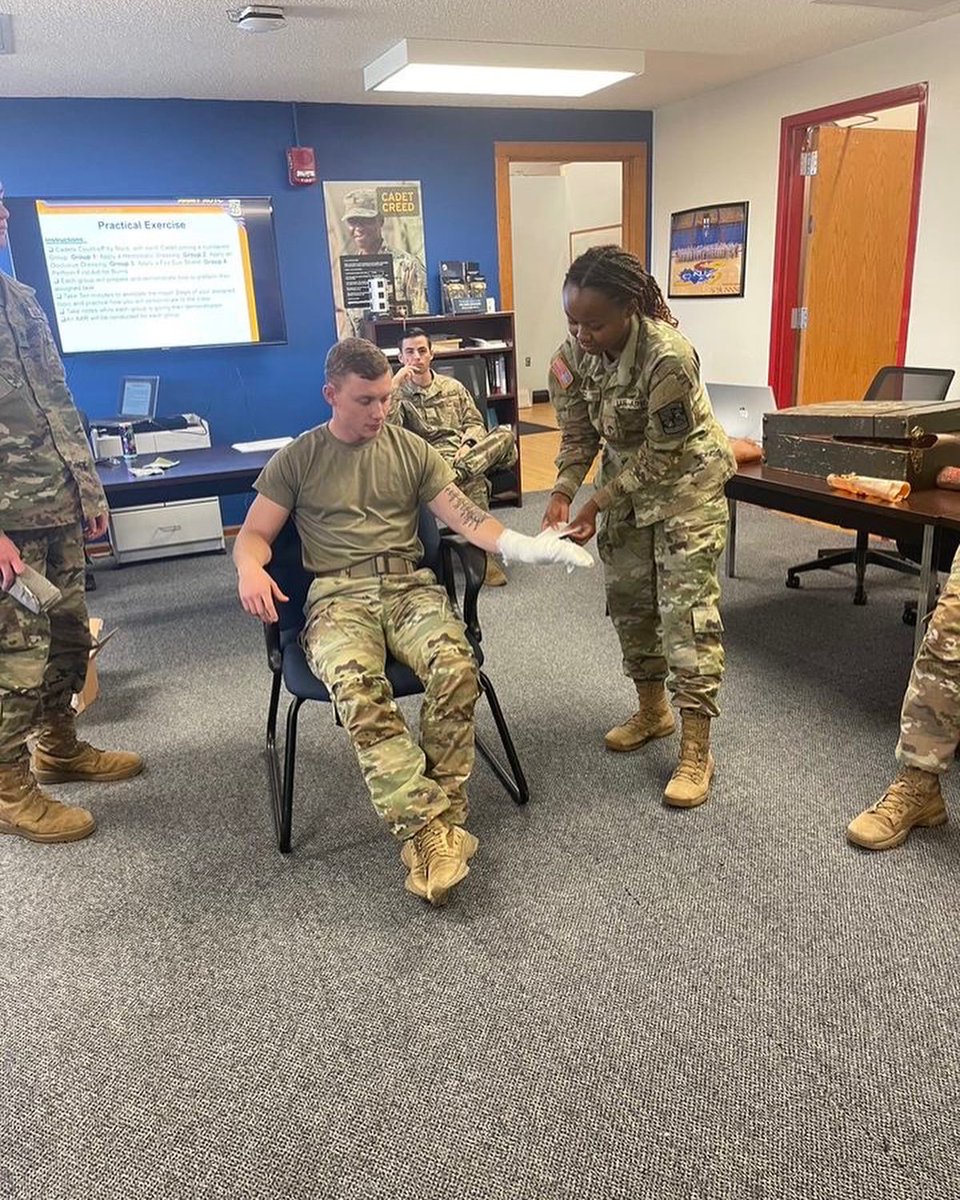 KU_ArmyROTC's tweet photo. The MS2 (Sophomore class) learned Tactical Combat Casualty Care (TC3) yesterday during class. These skills will be practiced again this week during our Thursday Leadership Lab.
#leaderswanted #tc3 #decidetolead #jayhawkbattalion #universityofkansas #armyrotc #3bde https://t.co/4A6eozkV0D