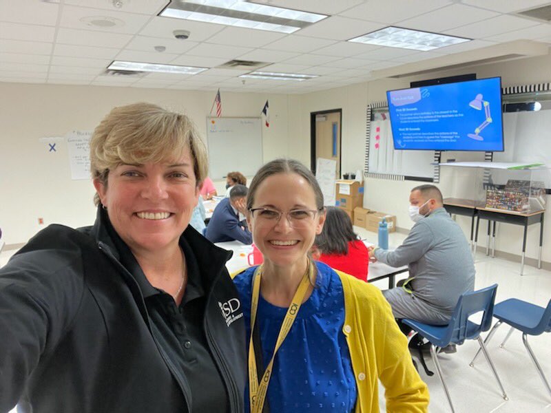 LizL0vesMath's tweet photo. Getting ready to Teach Like a Champion with mini PD over Strong Starts this week at Bussey MS. @Doug_Lemov @MCArreola21 @Bussey_Owlets #DoNow #SmartSmart @Ashlee_Treadway @PeralesIda @ay2moore https://t.co/uxaEiIKCH1