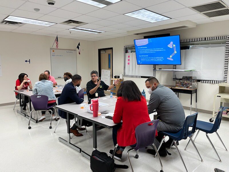 LizL0vesMath's tweet photo. Getting ready to Teach Like a Champion with mini PD over Strong Starts this week at Bussey MS. @Doug_Lemov @MCArreola21 @Bussey_Owlets #DoNow #SmartSmart @Ashlee_Treadway @PeralesIda @ay2moore https://t.co/uxaEiIKCH1