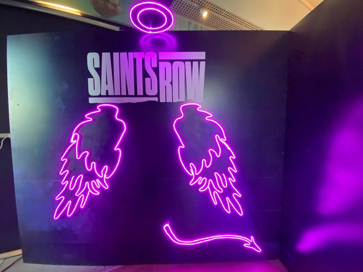 Lemdio_eu's tweet photo. New #Logo with #Led #Neon and also Led Neon for #SaintsRow for it's pop-up shop. https://t.co/drvTqF8Fx6