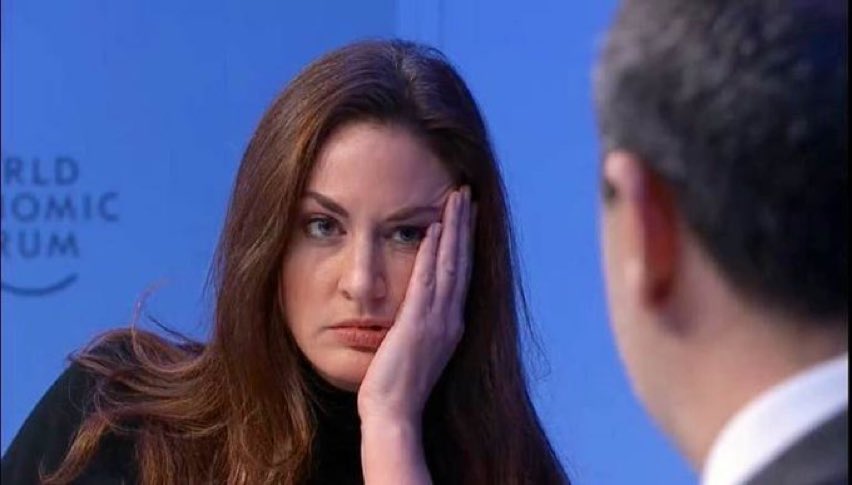 وزير الطاقة السعودي للمذيعة المثيرة للجدل #هادلي_غامبل لقناة CNBC : 
هذه أول مرة تطرحين سؤالاً ممتازاً عليّ  
نحن نقوم بدور كبير لمعالجة فقر الطاقة عند الدول الإفريقية والآسيوية بينما ما تعاني منه أوروبا والولايات المتحدة هو أمن طاقة وليس فقر طاقة .