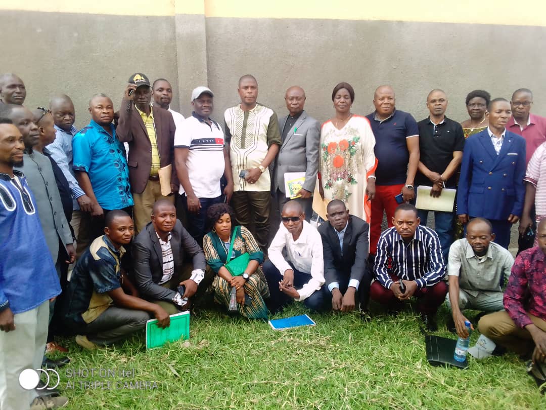 MbomboKambuyi's tweet photo. Débuté mardi 04.10.2022 l'atelier de deux jrs ouvert par le Proved EPST Kwilu2 Mr Espérant NGOTOTA portnt sur #Analyse et #Interpretaion d Données de la RAP Kwilu 2, animé par le facilitateur d l'UNICEF Mr NICOLAS LOKETO s'est clôturé aujrd8 mercr 05.10.2022. vive EPST-UNICEF 🤝 https://t.co/UlABvtHtfV