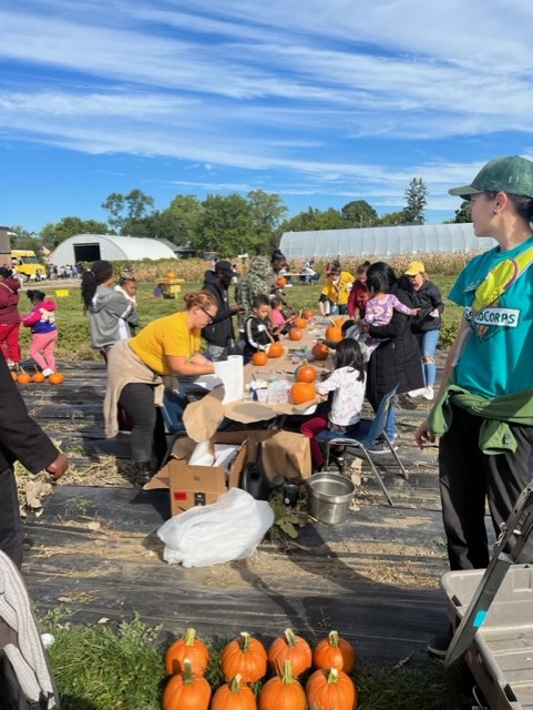 DPSCDNutrition's tweet photo. Kudos to OSN's Farm and Garden Team for hosting an awesome Harvest Fest after a 2-year hiatus due to the pandemic.  The FREE family-friendly event reached over 700 people on the grounds of Drew Farm with food, fun activities, and resources for all! https://t.co/wNUbI87mbq