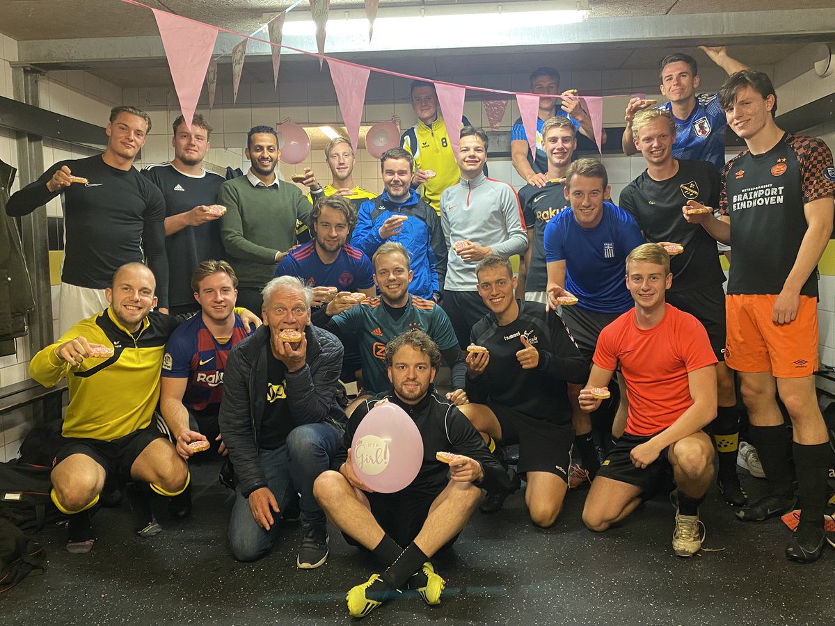 Alcides1907's tweet image. Leuk familie nieuws vanuit zaterdag 1.
Afgelopen zondag zijn Dyon en Hetty ouders geworden van een prachtige dochter. Ze heet Romée Willemijn Joanne van den Berg. Vanavond met zijn allen gevierd!! Gefeliciteerd en geniet samen!