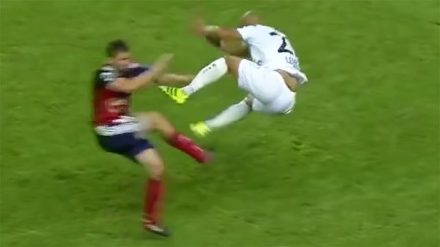 nod_leo's tweet photo. Otamendi tonight when he see..

 Neymar &amp; Mbappe  /  Messi https://t.co/M3yZiFvkHv