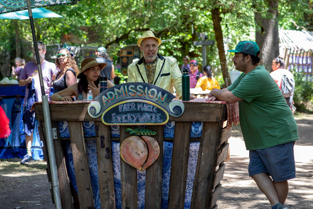 The dates for the 2023 Fair are set! We will see you at the Fair on July 7,8,9, 2023. Stay tuned for Entertainment Application information coming out in November.
📷Carlton Ward
#ocf #oregoncountryfair #ocf23 #peachesandlove #fairmagic #event #pnw #pnwevent #entertainer #artfair